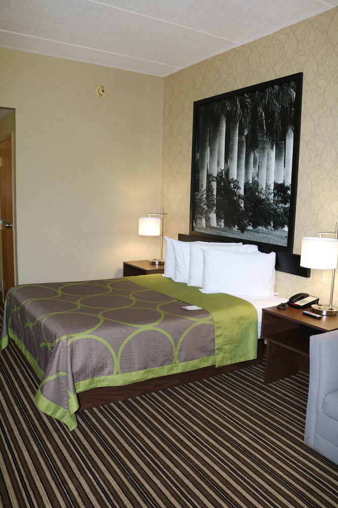 Super 8 By Wyndham 3*